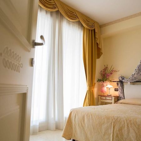 Appartamento Du Lac 1 Desenzano del Garda Exterior foto