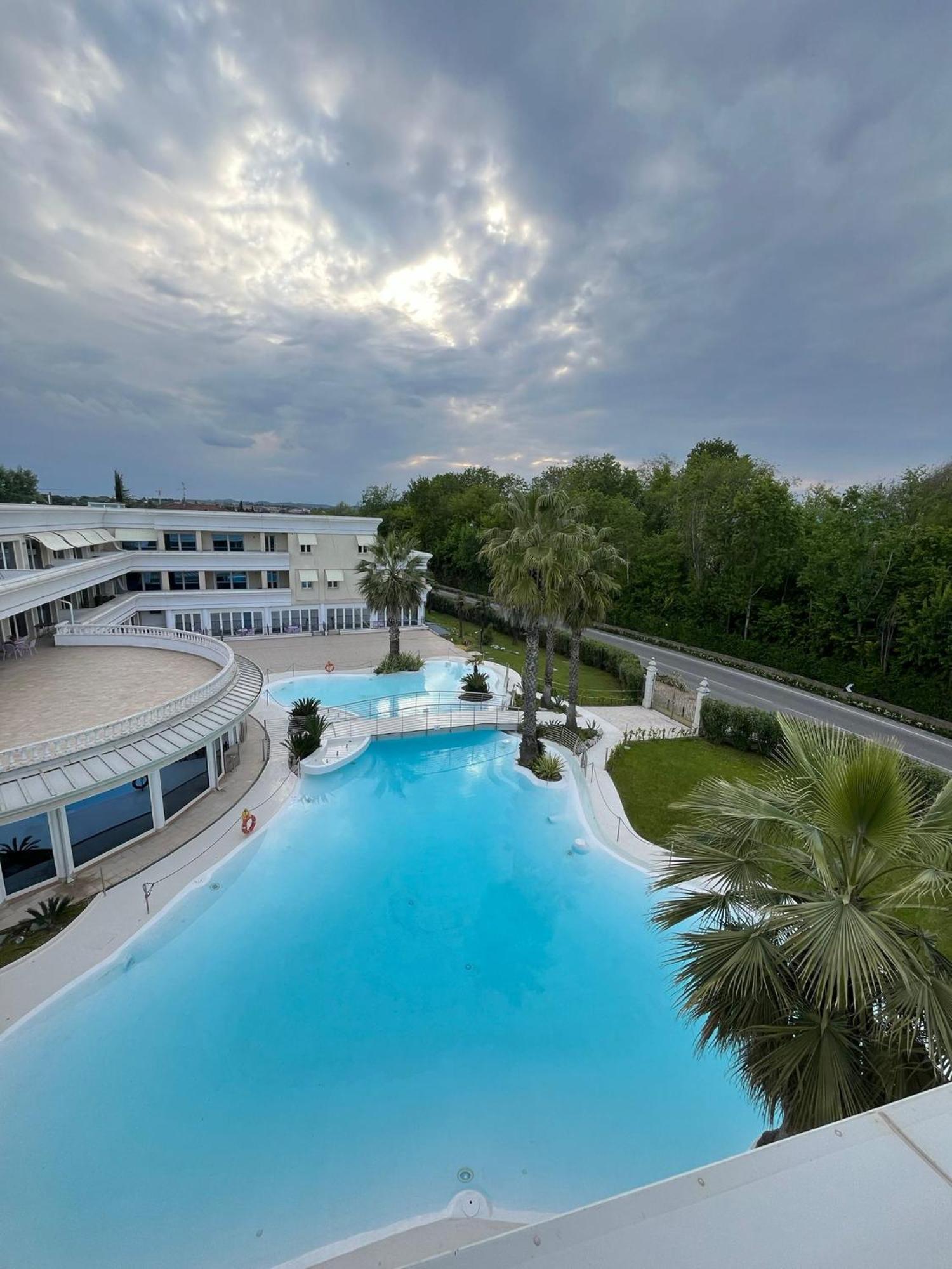 Appartamento Du Lac 1 Desenzano del Garda Exterior foto